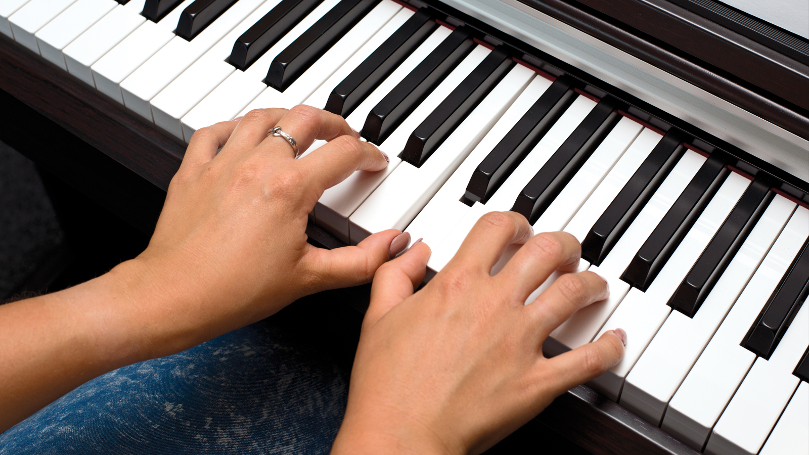 Who Makes the Best Pianos? a comparison between Kawai and Yamaha