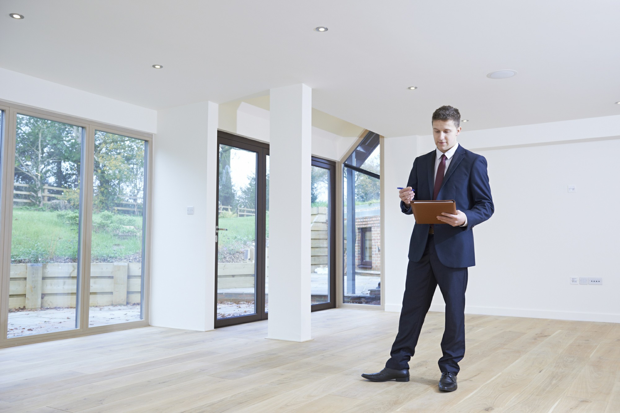 What are the Benefits of Using Property Valuation Services?