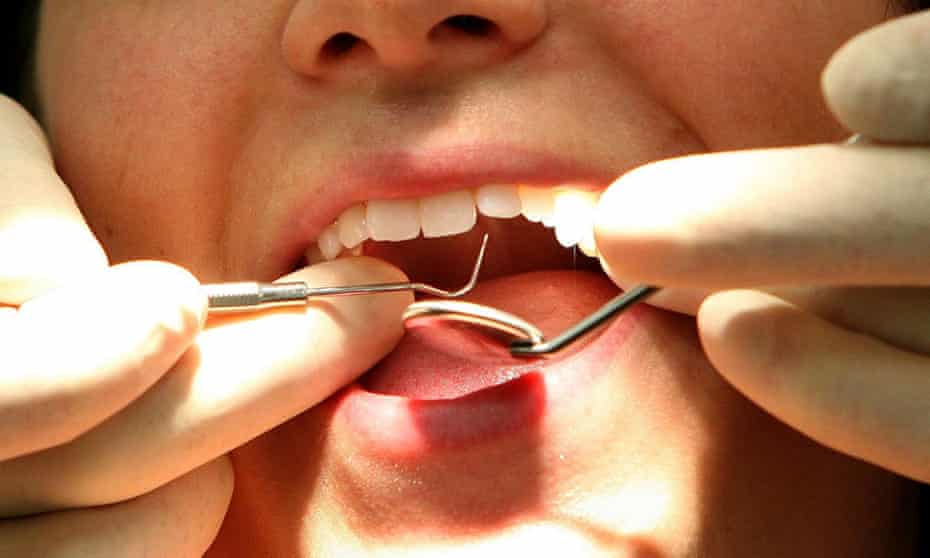 Few Precautions of Choosing a Dentist Huntington Beac: What to Look For?