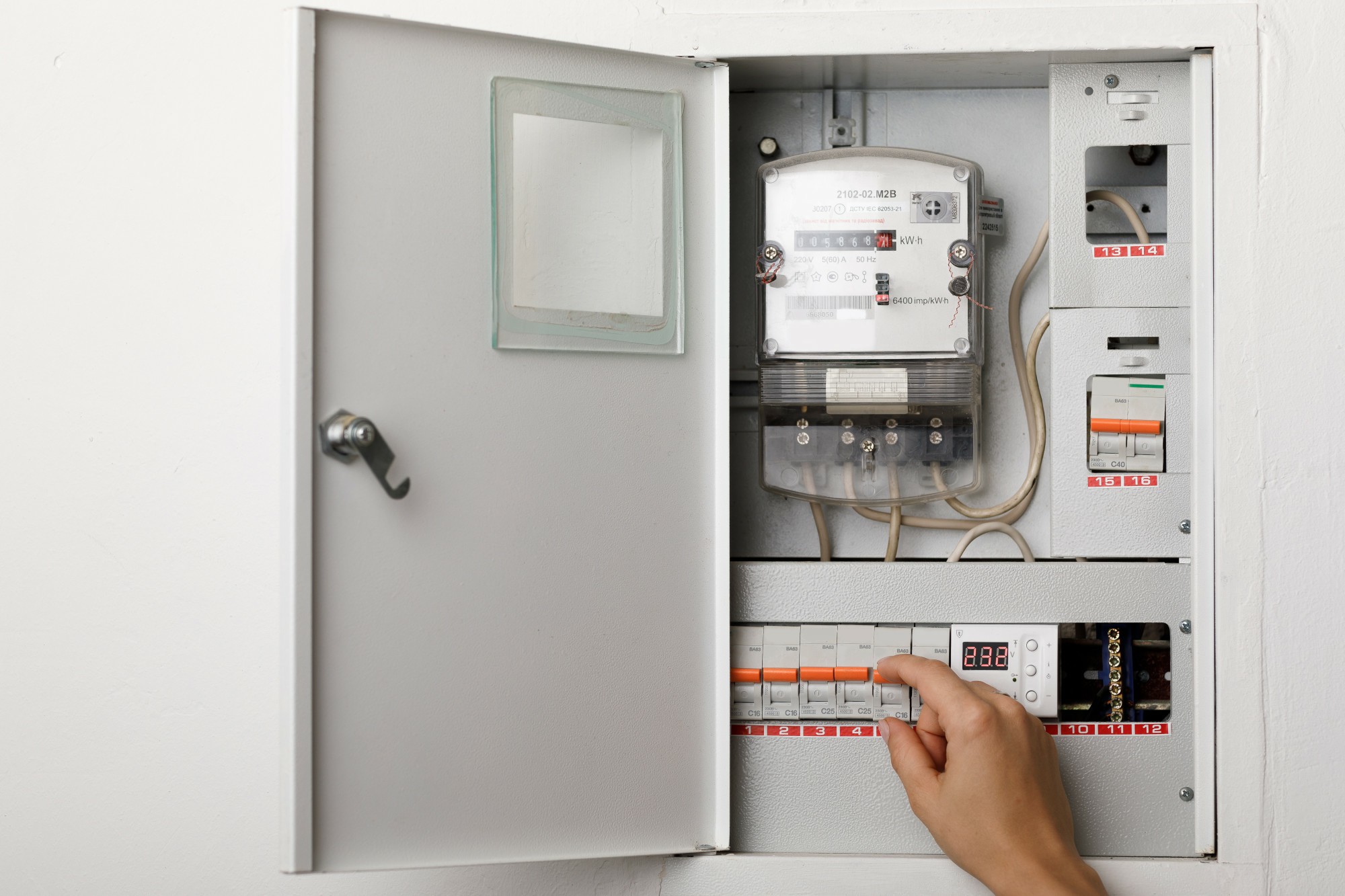5 Signs You Need a Circuit Breaker Replacement