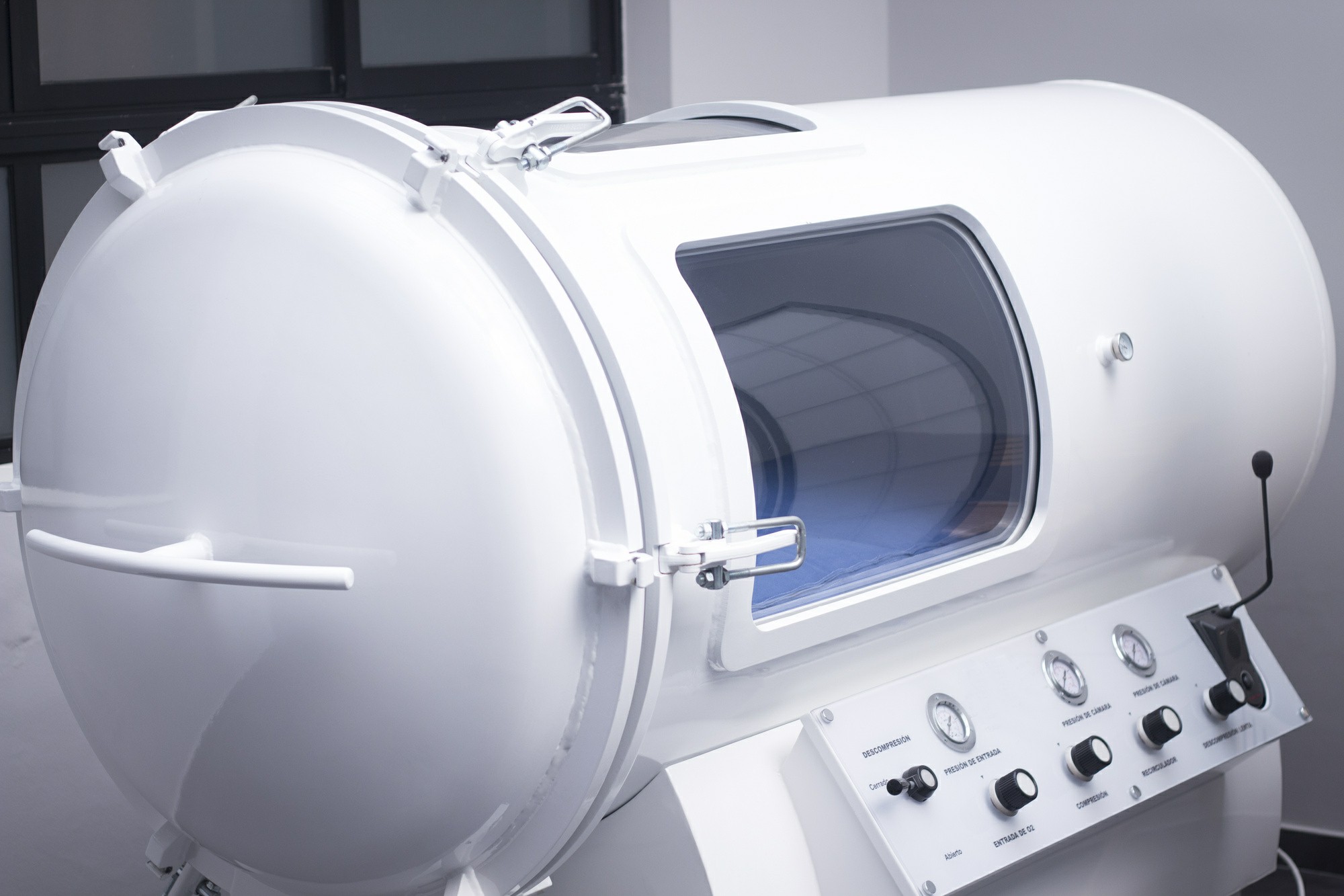 Hyperbaric Chambers: The Benefits of Hyperbaric Oxygen Therapy